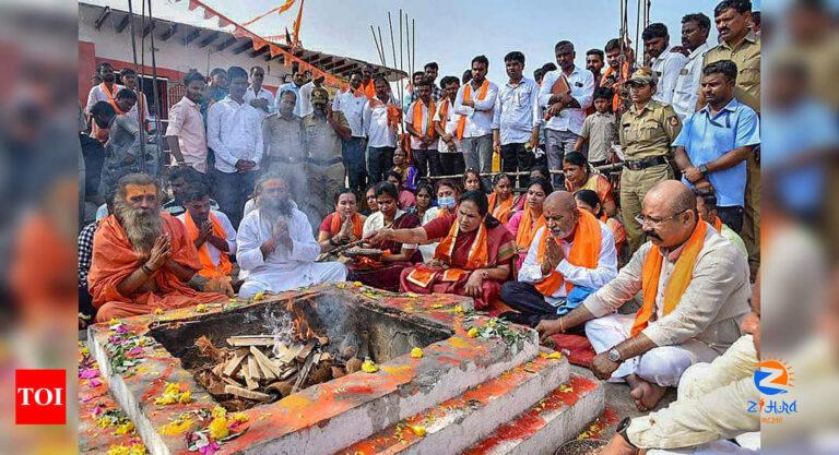 The Role of Direction in Channeling Positive Forces During Havan |