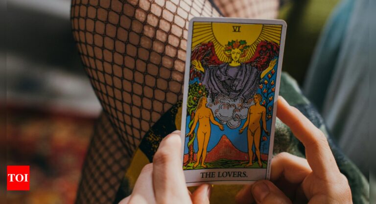 Unleash Your Inner Muse: How Tarot Cards Spark Creativity