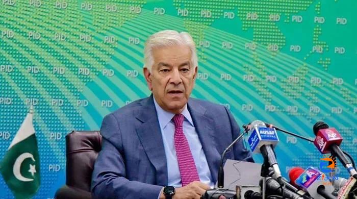 Judges should not deliver political remarks in court: Khawaja Asif