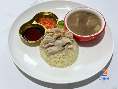 Nasi Ayam SS15 grabbing Subang Jaya folks with their RM3.50 chicken rice promotion