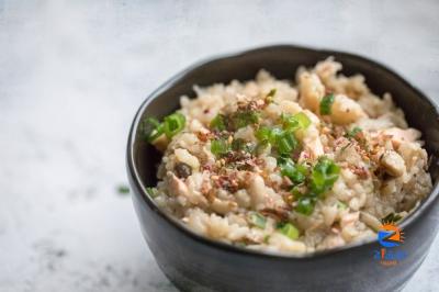 Make this comforting salmon mushroom ‘gohan’ as a one-pot dish in your rice cooker